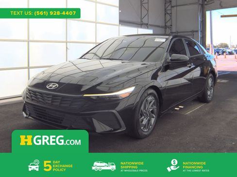 Used 2024 Hyundai Elantra SEL FWD image 1