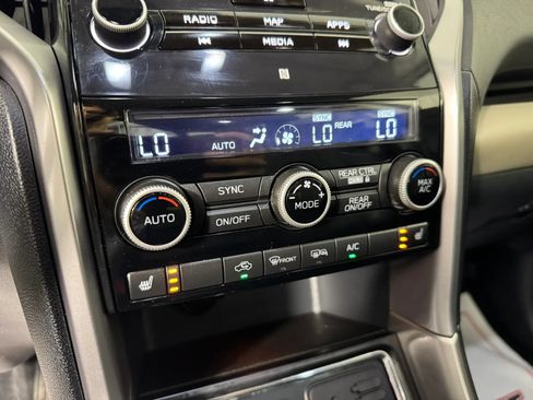 Used 2022 Subaru Ascent Limited w/ Technology Package AWD/4WD image 22