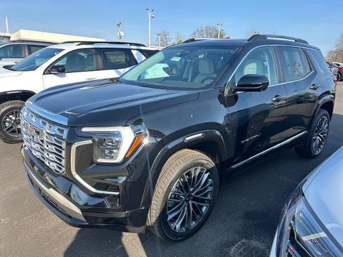 Used 2026 GMC Terrain Denali AWD/4WD image 1