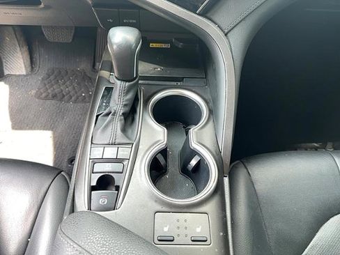 Used 2024 Toyota Camry XLE image 17