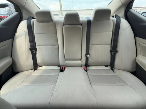 Used 2025 Nissan Altima 2.5 SV FWD image 38
