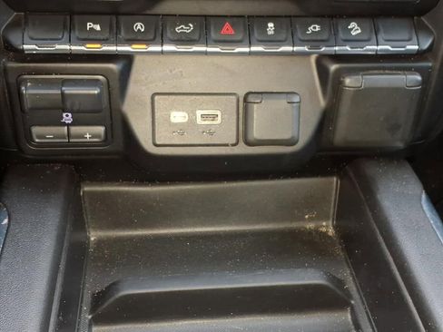 Used 2021 Chevrolet Silverado 1500 LT Trail Boss w/ Convenience Package II image 18