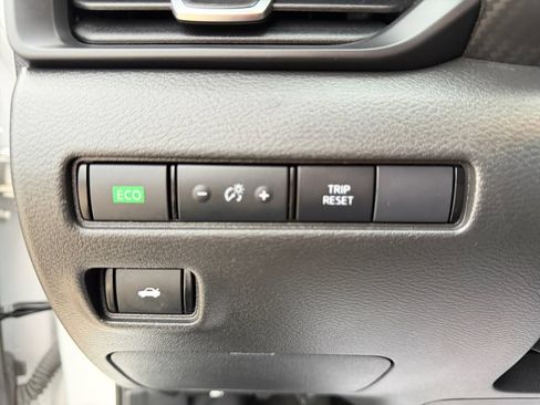 Used 2025 Nissan Sentra S FWD image 24