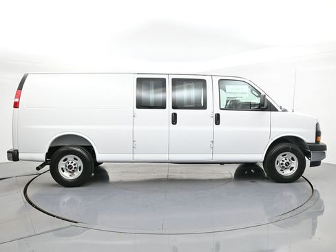 New 2026 GMC Savana 3500 Extended RWD image 6