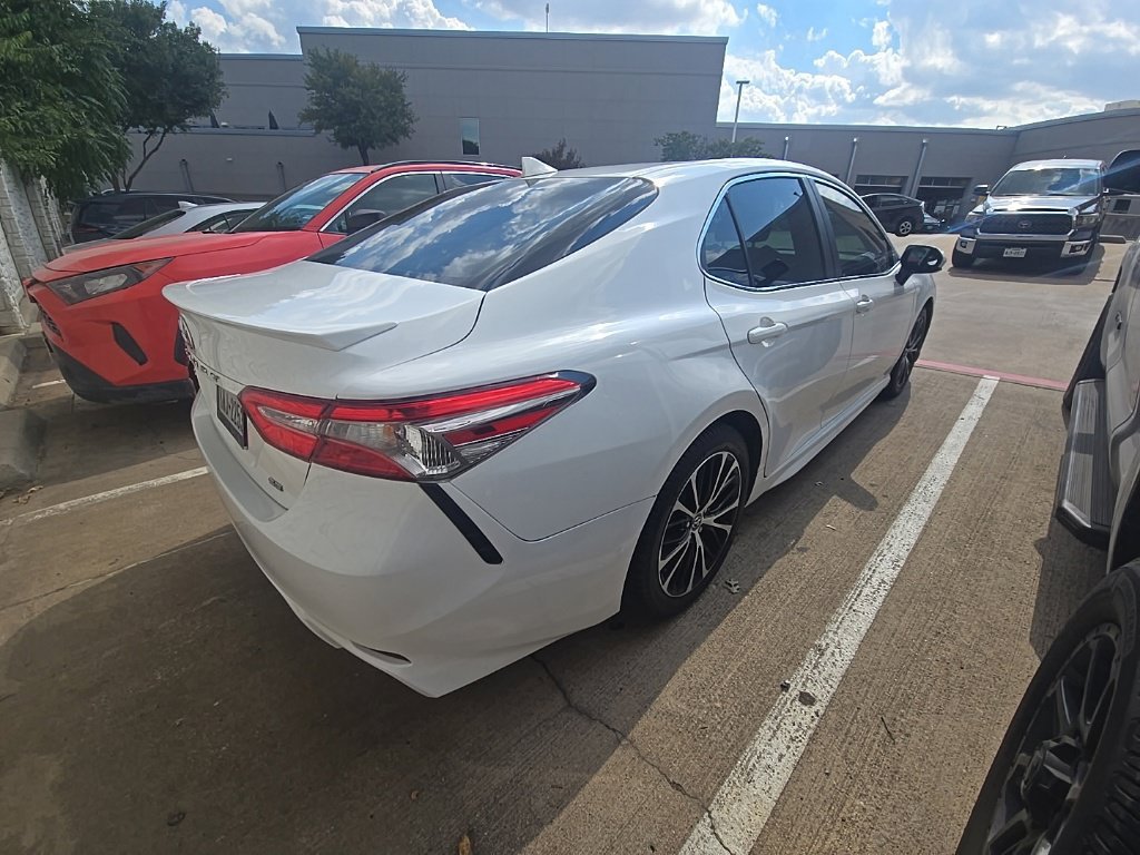 Used 2019 Toyota Camry SE FWD image 13