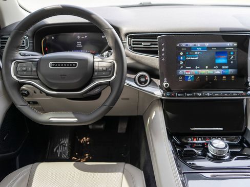 Used 2023 Jeep Wagoneer 4WD w/ Convenience Group I image 13