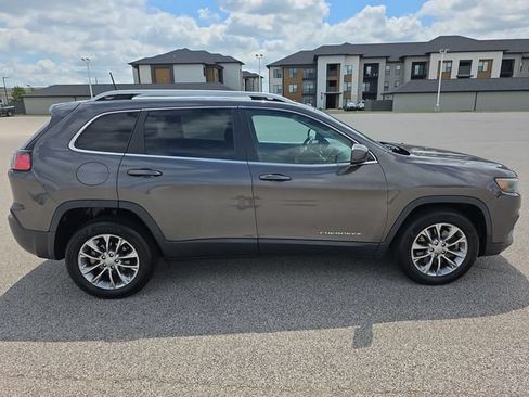 Used 2019 Jeep Cherokee Latitude Plus FWD image 14