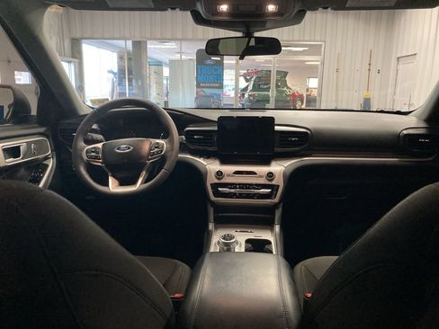 Used 2024 Ford Explorer XLT w/ Class IV Trailer Tow Package image 41