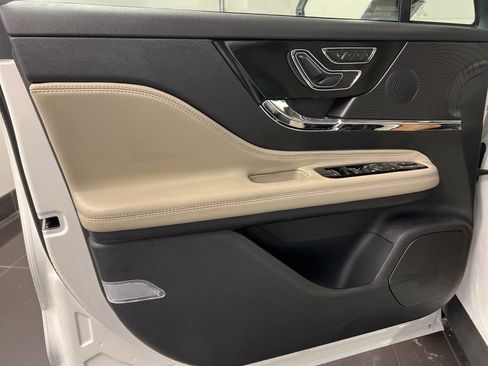 New 2026 Lincoln Corsair Premiere image 29