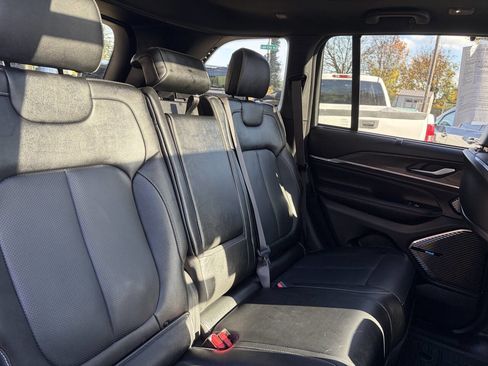 Used 2023 Jeep Grand Cherokee Overland w/ Luxury Tech Group IV image 22