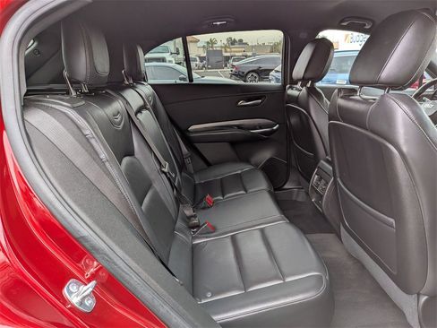 Used 2024 Cadillac XT4 Premium Luxury image 29