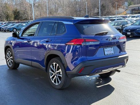 Used 2025 Toyota Corolla Cross XLE image 7