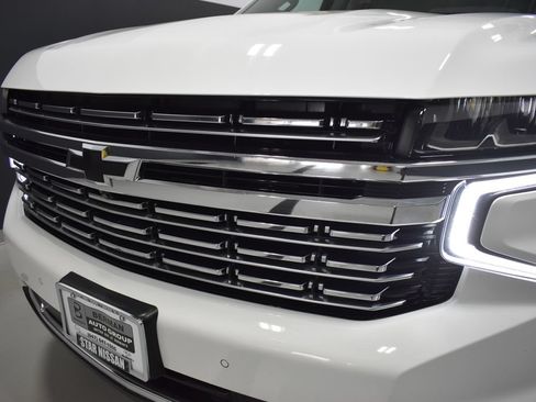 Used 2021 Chevrolet Tahoe Premier w/ Premium Package AWD/4WD image 11