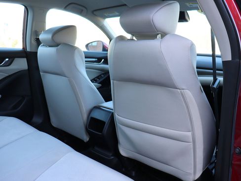 Used 2021 Honda Accord Hybrid image 18