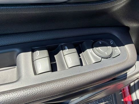 Used 2020 GMC Terrain SLT w/ Preferred Package image 19