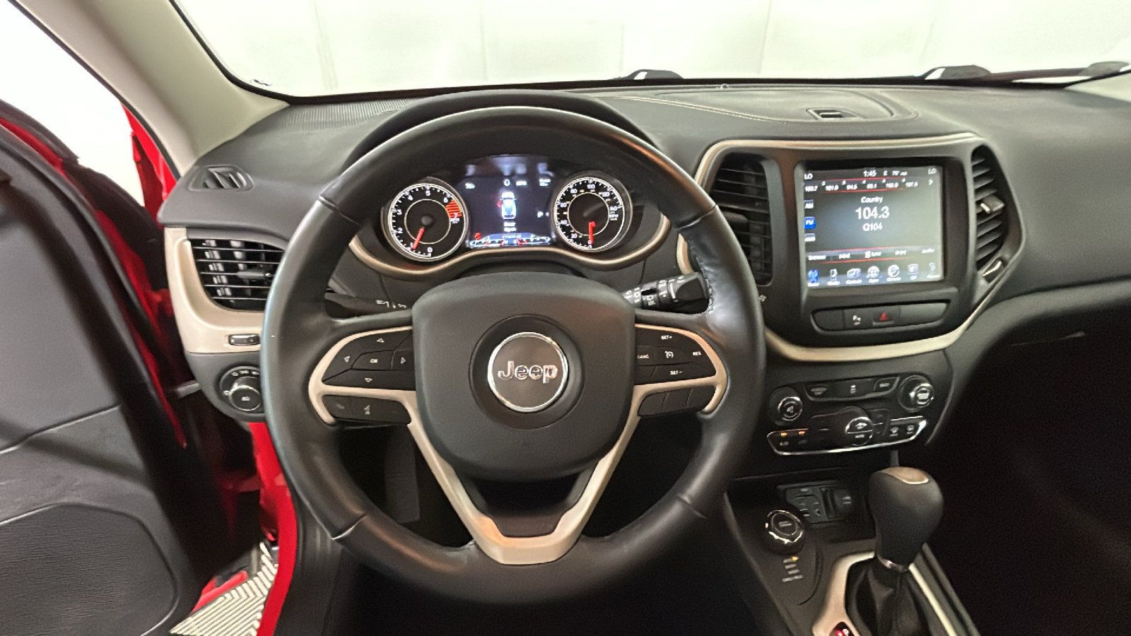 Used 2018 Jeep Cherokee Limited w/ High Altitude Package AWD/4WD image 17
