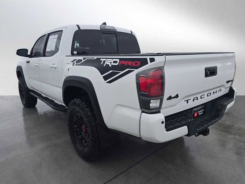 Used 2017 Toyota Tacoma TRD Pro AWD/4WD image 6