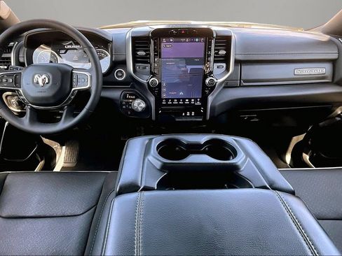 Used 2025 RAM 1500 Laramie AWD/4WD image 8