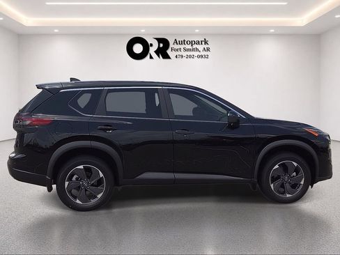 Used 2025 Nissan Rogue SV FWD image 6