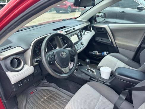 Used 2013 Toyota RAV4 XLE AWD/4WD image 4