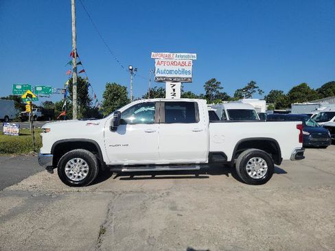 Used 2025 Chevrolet Silverado 2500 LT AWD/4WD image 4