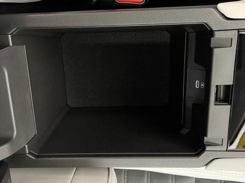 New 2025 Mitsubishi Outlander SE image 12