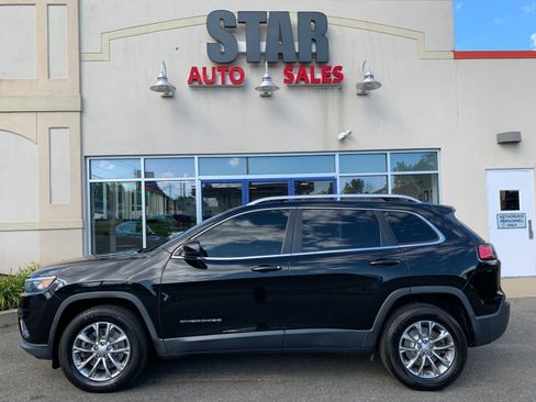 Used 2019 Jeep Cherokee Latitude Plus w/ Comfort/Convenience Group AWD/4WD image 4