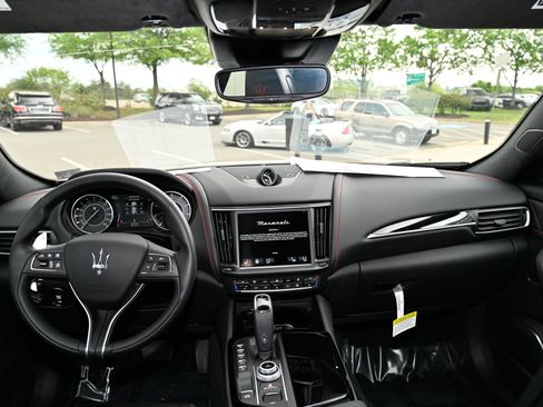 Used 2024 Maserati Levante Modena Ultima AWD/4WD image 33