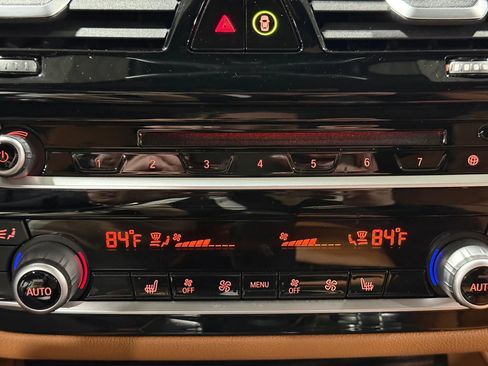 Used 2018 BMW 640i Gran Turismo xDrive 640i Gran Turismo xDrive Sedan image 38