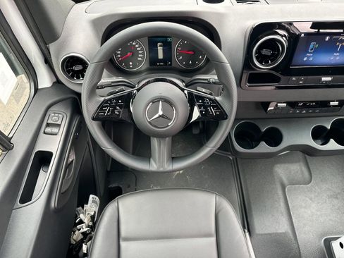 New 2025 Mercedes-Benz Sprinter 2500 image 14