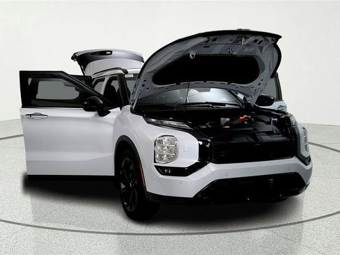 Used 2024 Mitsubishi Outlander SEL Black Edition AWD/4WD image 33