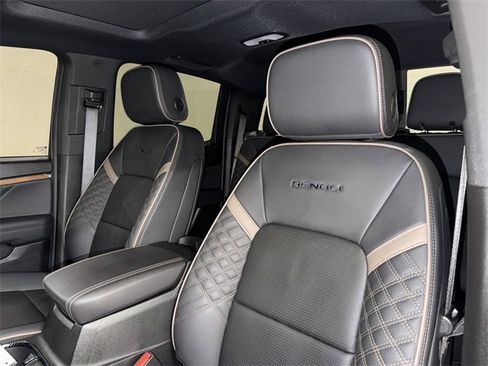 Used 2024 GMC Canyon Denali image 20