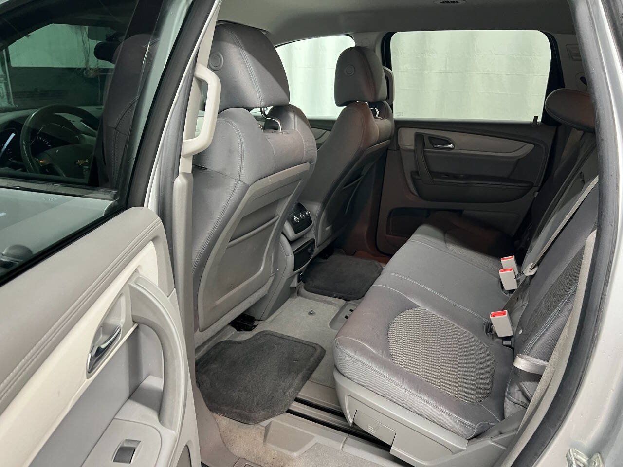Used 2014 Chevrolet Traverse LT FWD image 9