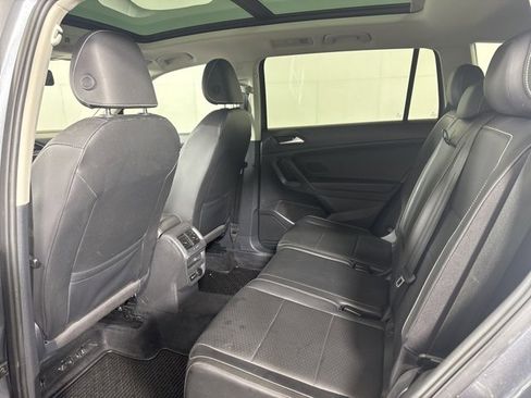 Certified 2021 Volkswagen Tiguan SE w/ Panoramic Sunroof Package image 11