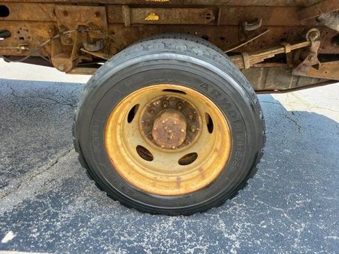 Used 2007 Ford F450 4x4 Regular Cab Super Duty image 18