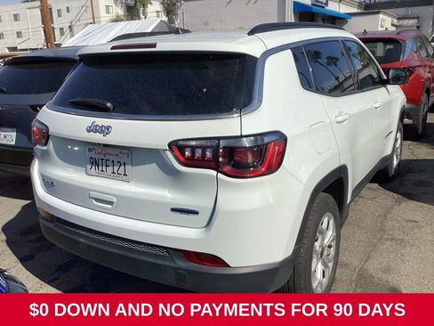 Used 2025 Jeep Compass Latitude w/ Sun & Sound Group AWD/4WD image 4