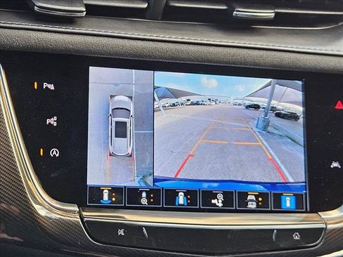 Used 2023 Cadillac XT6 Premium Luxury w/ Platinum Package AWD/4WD image 13