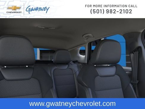 Used 2025 Chevrolet Trax LT FWD image 24