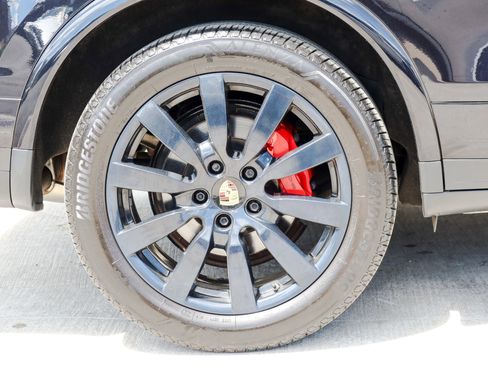 Used 2016 Porsche Cayenne S w/ Premium Plus Package AWD/4WD image 30