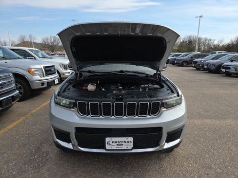 Used 2023 Jeep Grand Cherokee L Limited w/ Trailer Tow Group (B) image 12