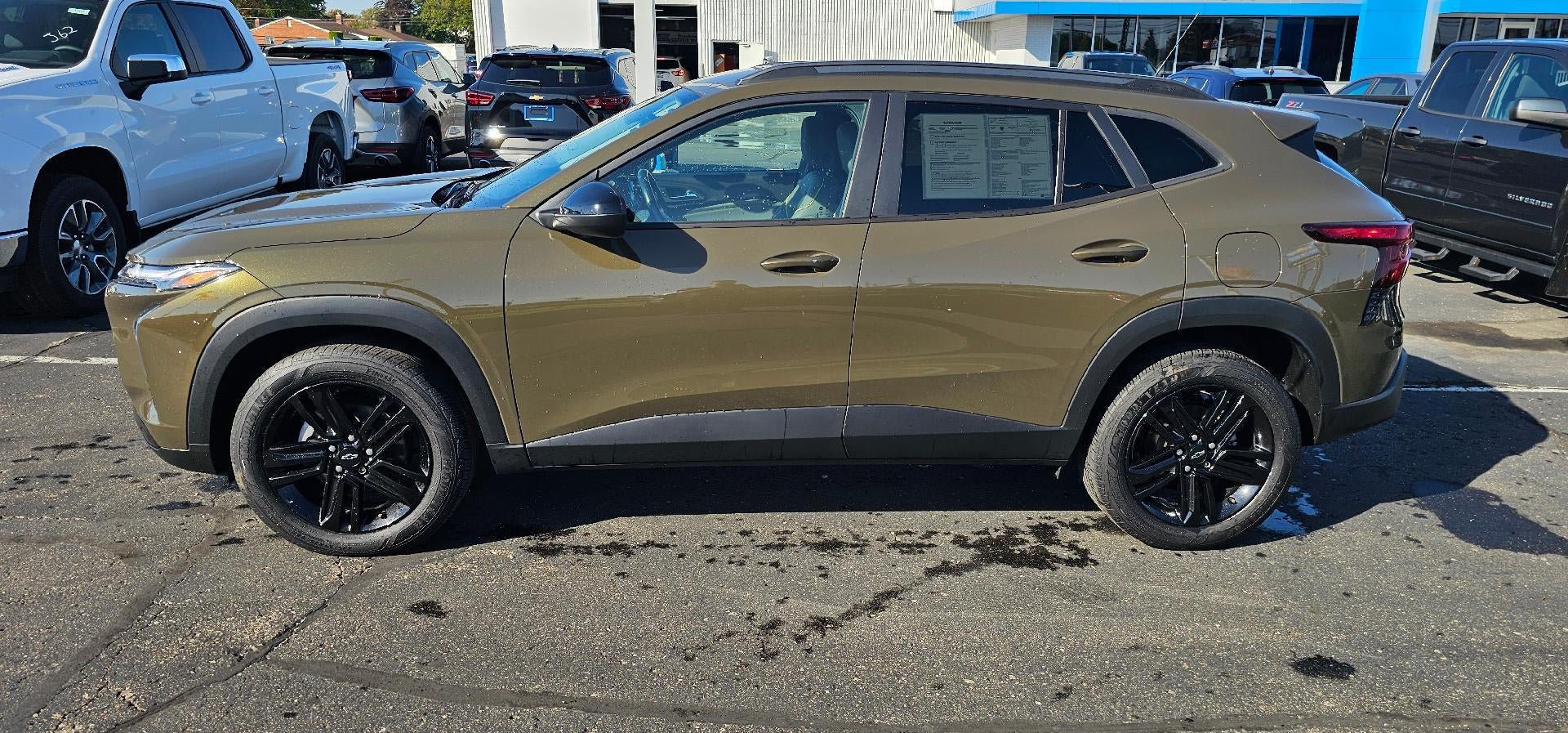 Used 2024 Chevrolet Trax ACTIV w/ Sunroof Package FWD image 4