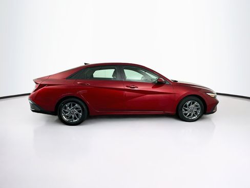 Used 2024 Hyundai Elantra SEL FWD image 10