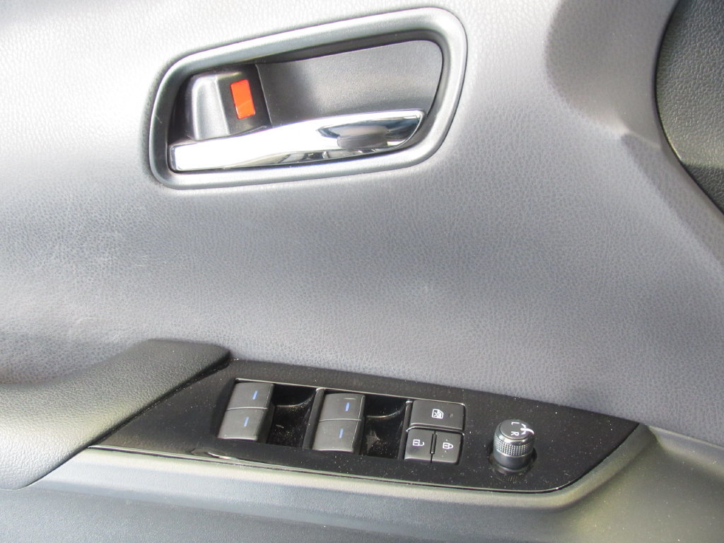 Certified 2019 Toyota Prius Prime Advanced w/ Carpet Mat Package FWD image 34