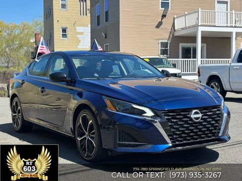 Used 2024 Nissan Altima 2.5 SR FWD image 3