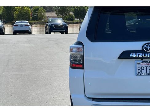 Used 2020 Toyota 4Runner TRD Off-Road Premium w/ Moonroof Package AWD/4WD image 15