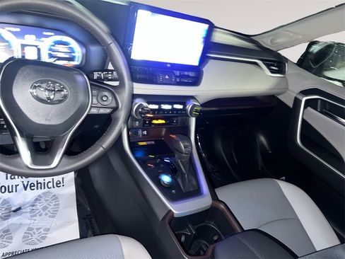 Used 2024 Toyota RAV4 Limited image 10