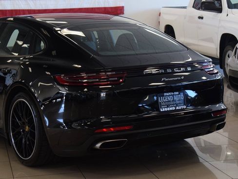 Used 2018 Porsche Panamera 4 AWD/4WD image 30