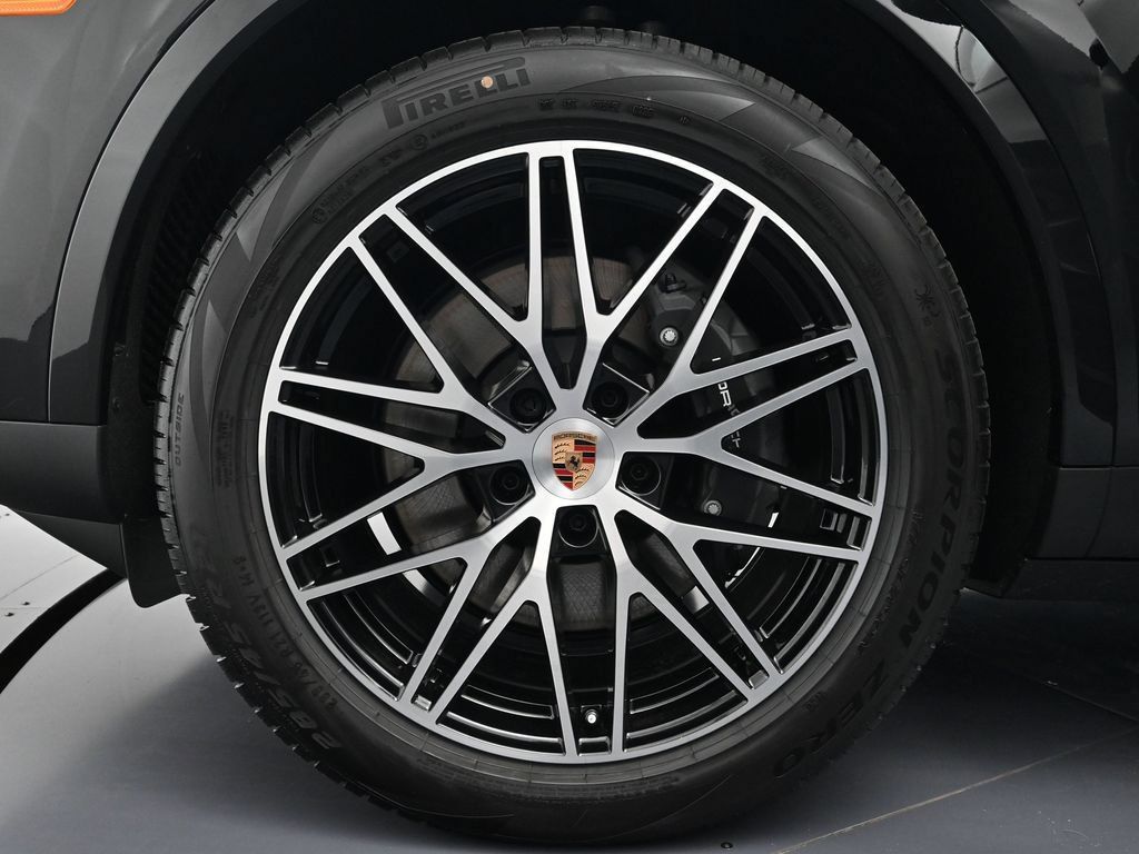 Certified 2026 Porsche Cayenne AWD/4WD image 26