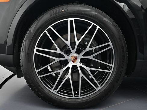 Certified 2026 Porsche Cayenne AWD/4WD image 26