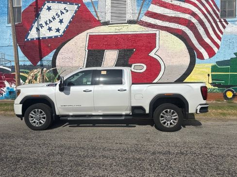 Used 2023 GMC Sierra 2500 Denali w/ Technology Package AWD/4WD image 3